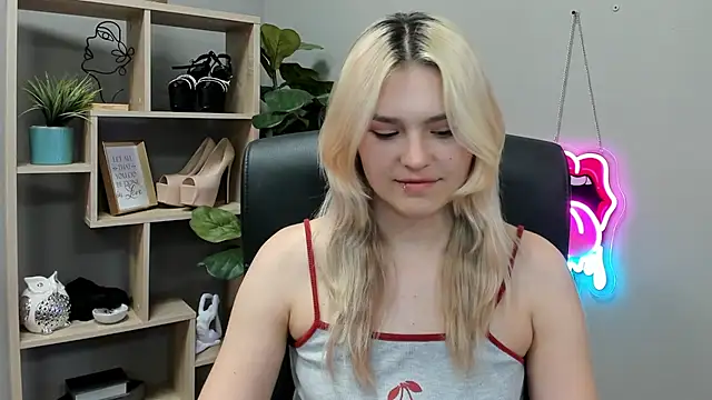 SweetLilyxo webcam