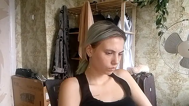 Helen18glo webcam
