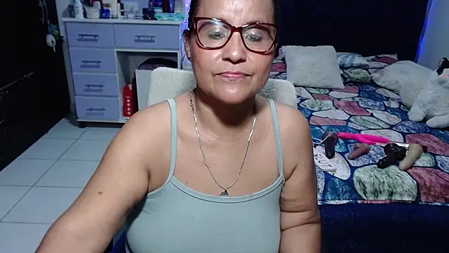 pervert_mommy_ - Pervert_mommy_'s free webcam - UK Sex Cams