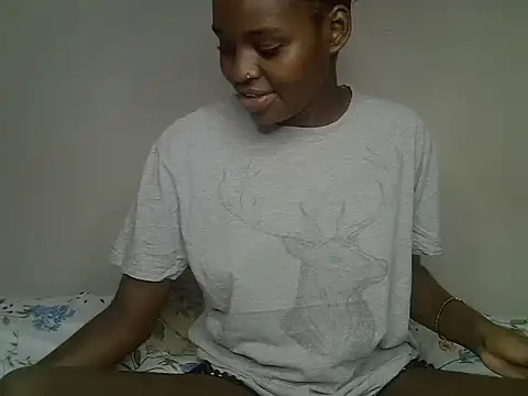sweet_smiles2 - Sweet_smiles2's free webcam - UK Sex Cams