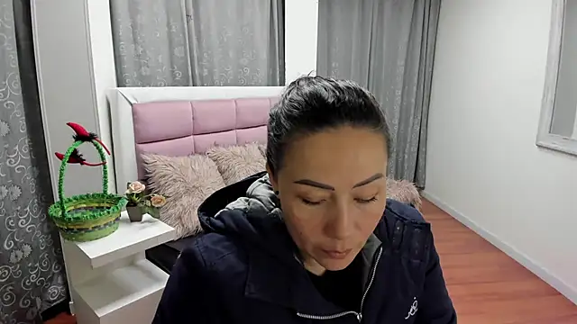 gaby_trent live cam on StripChat
