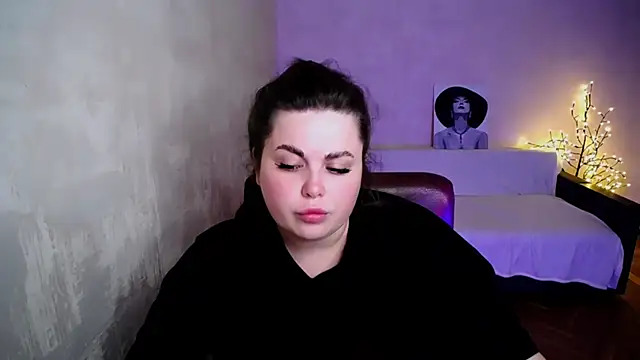 Emily_Mo live cam on StripChat