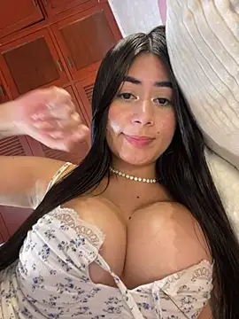 _MadiLee_ webcam