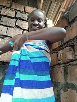 Black_juicy24 webcam