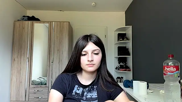 SpanishRooter live cam on StripChat