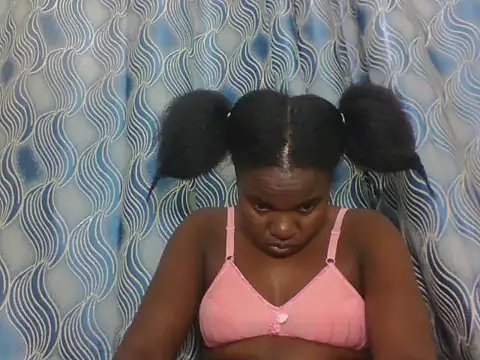 PrettyEve webcam