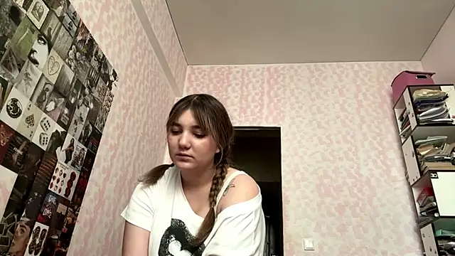 JanineThielman live cam on StripChat
