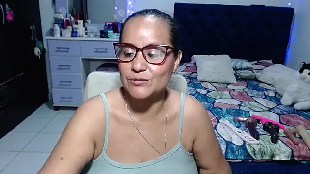 pervert_mommy_ live cam on StripChat