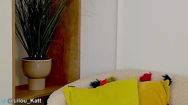 liloukat - LilouKat's free webcam - UK Sex Cams
