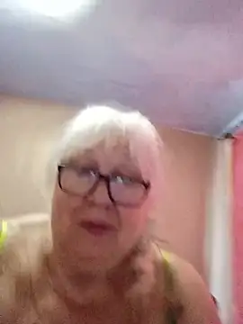 Alexia64231 live cam on StripChat