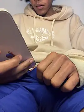 BearBigDick__ live cam on StripChat