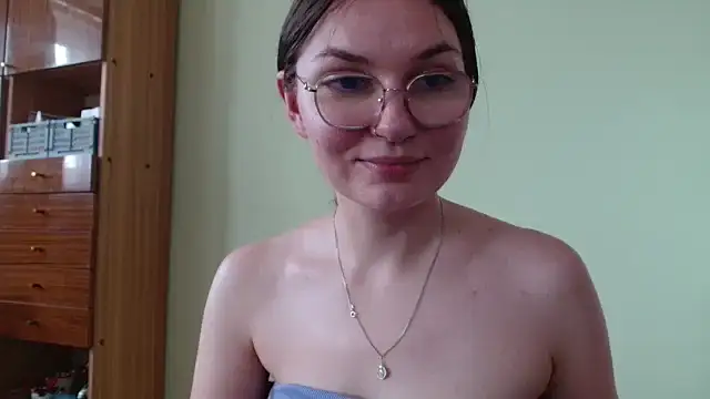 LooveELLYx webcam