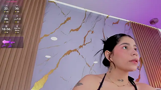 alissaowens_ live cam on StripChat