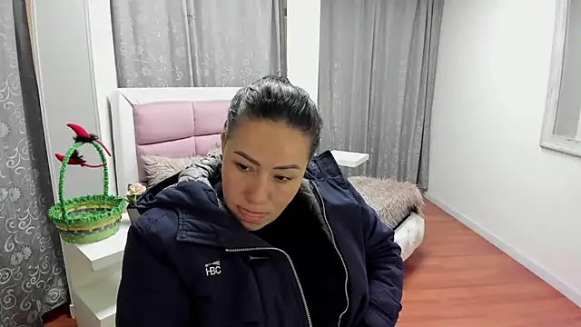 gaby_trent live cam on StripChat