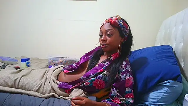 Prettylondond live sex cam