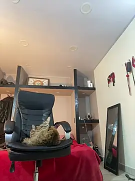 AlejoKhalifa_ webcam