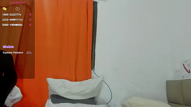 lilybaudyn_ webcam