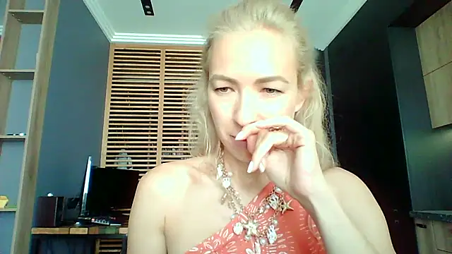 ivvona - Ivvona's free webcam - UK Sex Cams