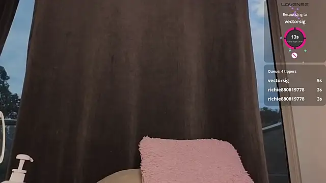 Ariana_klarts webcam