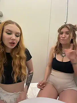 FlashTitsRoyal