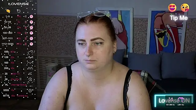 Alicia_love00 live cam on StripChat