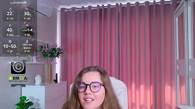 KellyKleine webcam