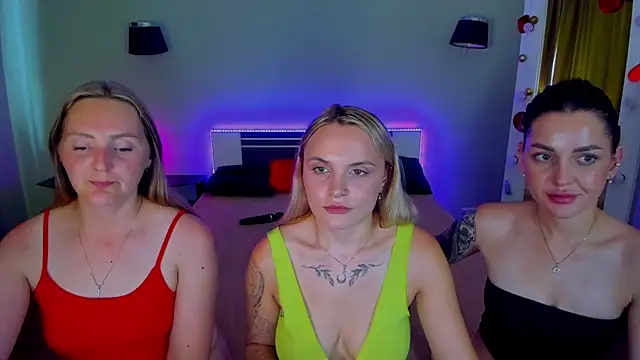 MagicEyess Live Webcam on Stripchat