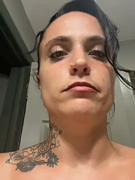 CurvyTemptation23 live cam on StripChat