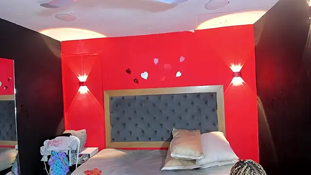 YayaHilton live cam on StripChat
