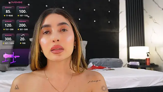 Annyy_Rosse webcam