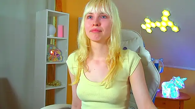 hannahhollis - HannahHollis's free webcam - UK Sex Cams