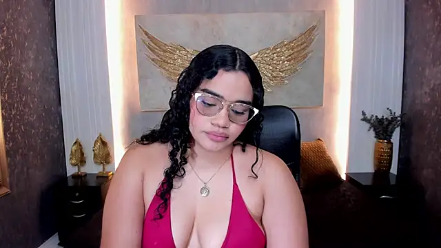Celeste_luxe live cam on StripChat