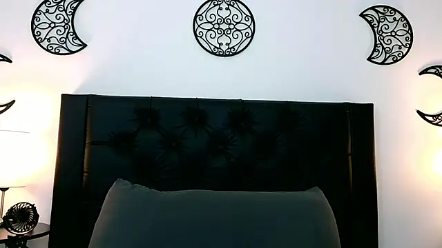 NatalyGuzman26 live cam on StripChat