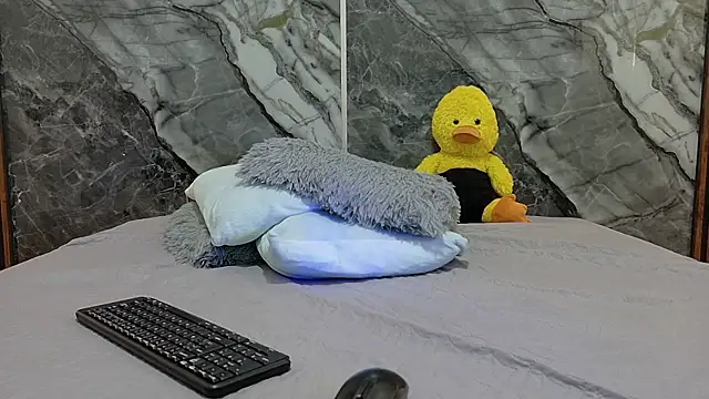 NoahWalker__ webcam