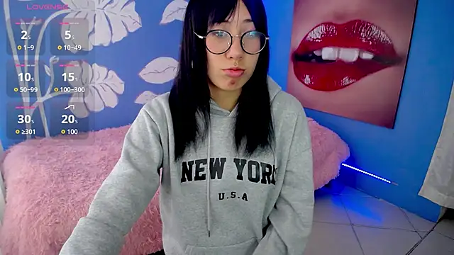 eli_doll webcam