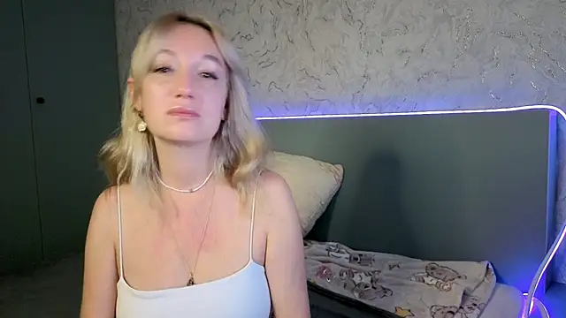 ElsaSunday webcam