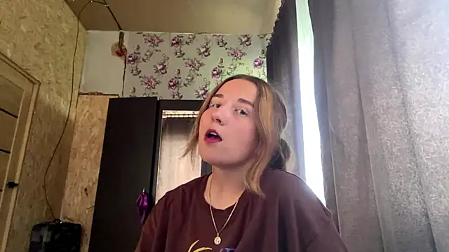 JacquilineSonka webcam