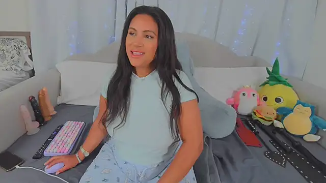 MeghanXO webcam