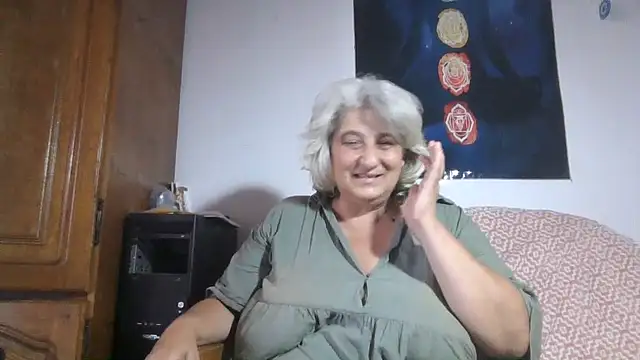 ExquisiteMature webcam
