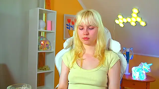 hannahhollis - HannahHollis's free webcam - UK Sex Cams