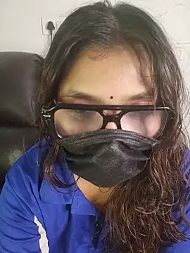 callmeshreya Live Webcam on Stripchat