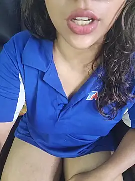 callmeshreya Live Webcam on Stripchat