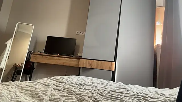 AnnaVelvetFire webcam