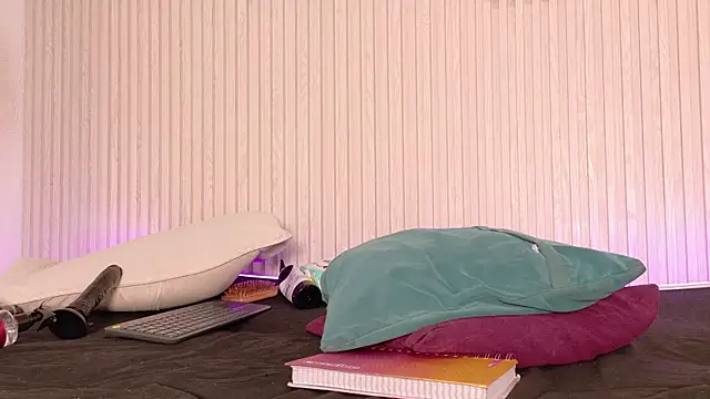 miajanss - MiaJanss's free webcam - UK Sex Cams