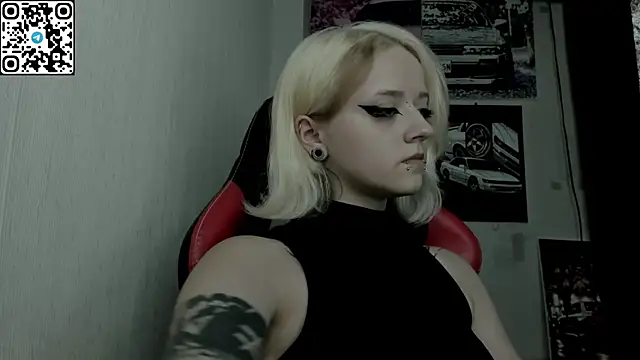 Holy_Mistress_S live cam on StripChat