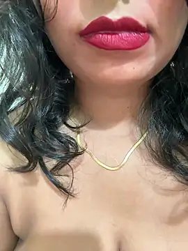 Nottyy_Bella_ live cam on StripChat