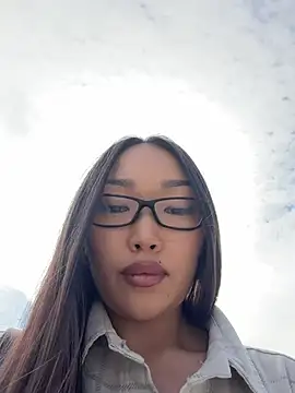 trytomakememoam webcam