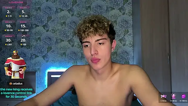 AlfredSweet live cam on StripChat