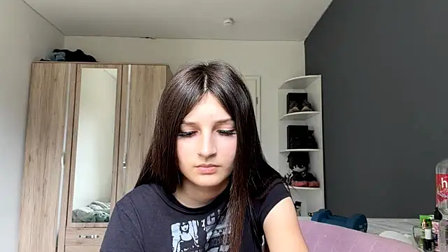 SpanishRooter live cam on StripChat