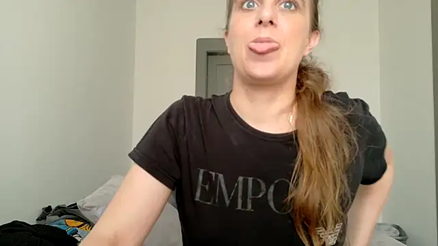 Chantalee webcam